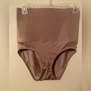 Skinnygirl shapers size L